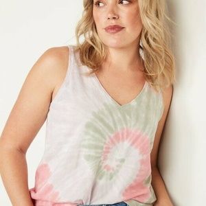 NWT: old navy EveryWear V-Neck Tank Top (M)